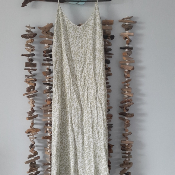 GHANDA Midi Dress - Picture 4 of 8